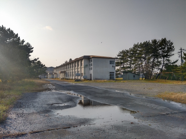 能代市立富根小学校 入口